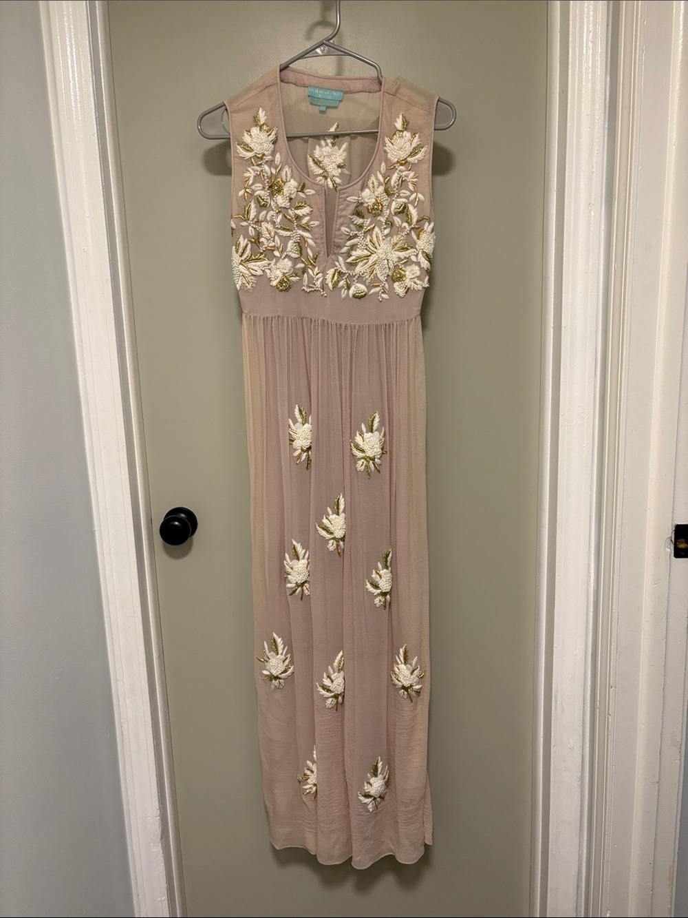 Leaves of Grass New York hand embroidered silk dress. Size 38/ US 6
